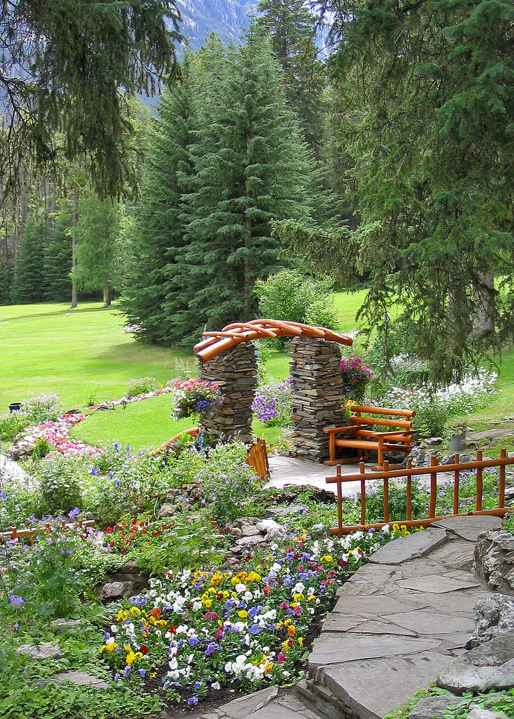 cascade gardens banff