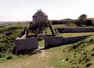 Espichel monastery garden