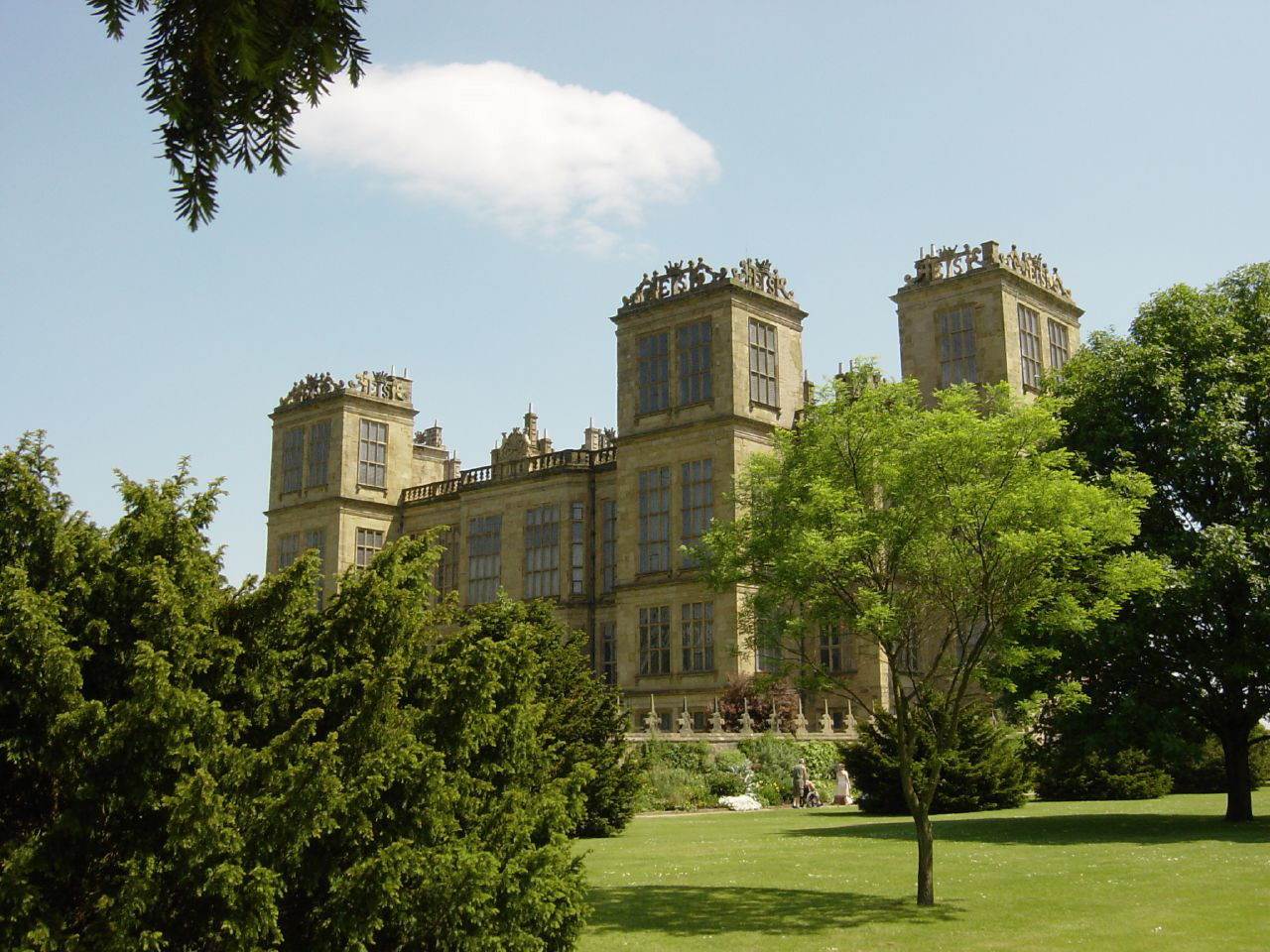 hardwick hall gardens