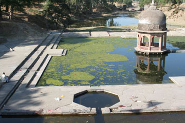 Kaliadehpalacegarden1