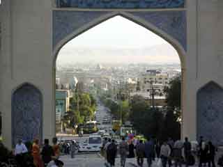 Koran gate shiraz1