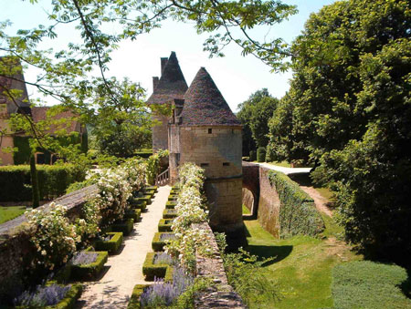 Chemin de ronde, Chateau de Losse
