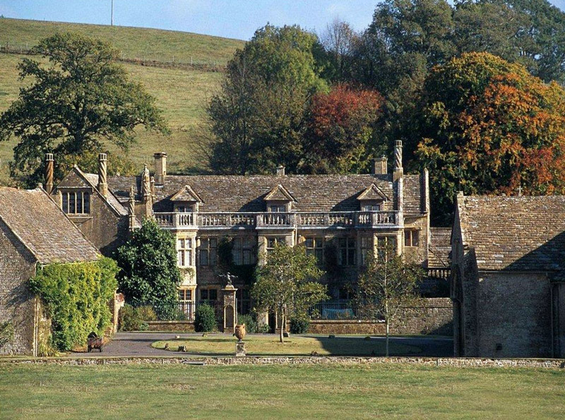 Front Courtyard, Mapperton Garden