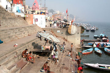 Varanasiwaterside1